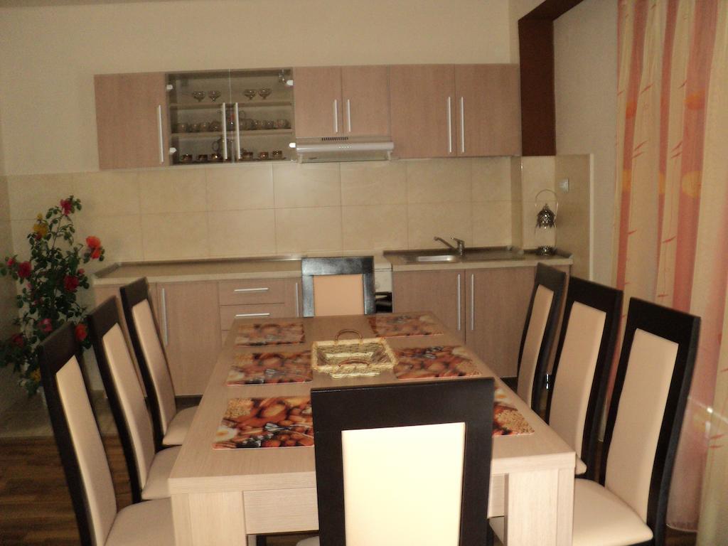 Cabana Suvenirurilor سكاريشوارا الغرفة الصورة
